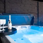 Samson Apartment