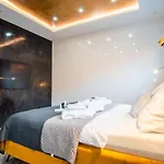 Samson Apartment