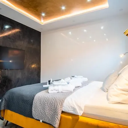 Samson Apartment