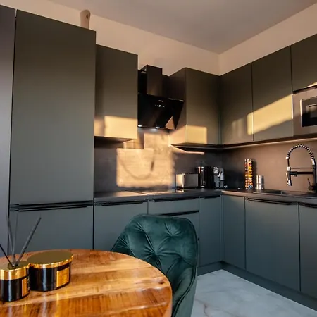 Samson Apartment *