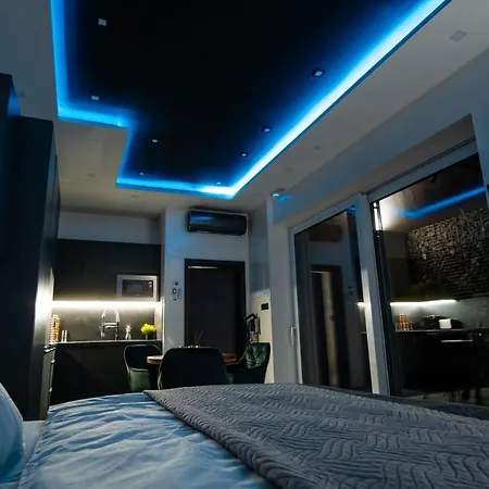 Samson Apartment *