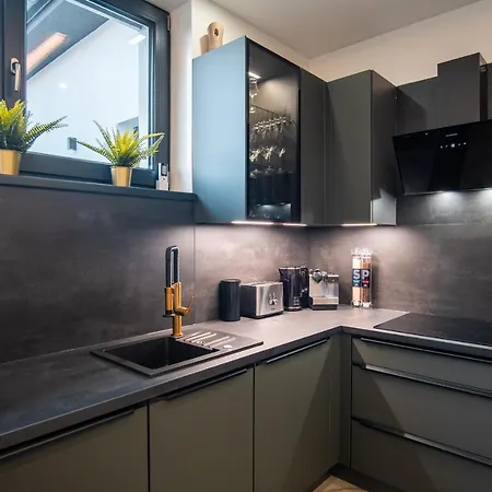 Samson Apartment *